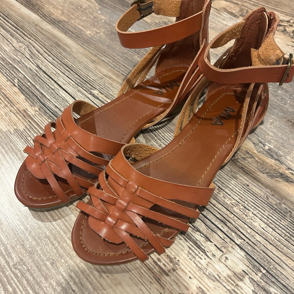 MIA Brown Leather Sandals with Huarache Design